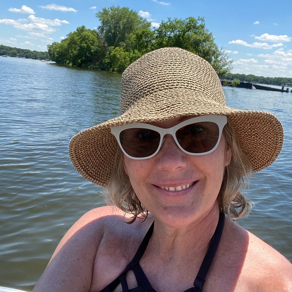 Meet your Posher, Lynn